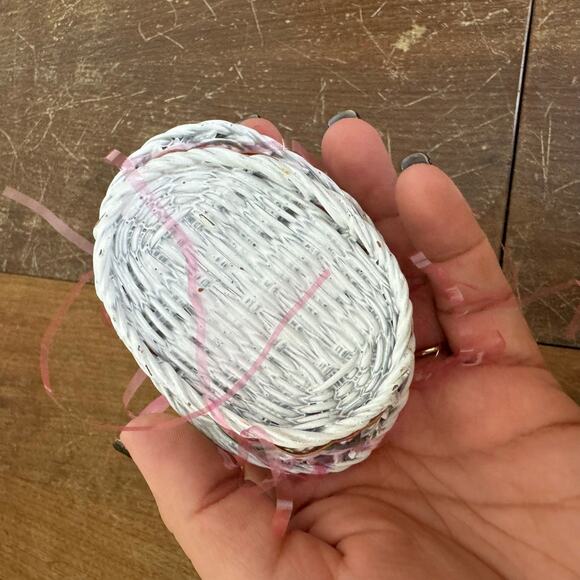 Set of two MINIATURE Woven Wicker Painted Easter Baskets Pink Grass Decor - Picture 7 of 9